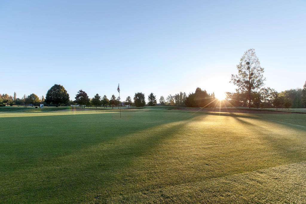 Les Ormes Domaine Et Resort Epiniac Luaran gambar